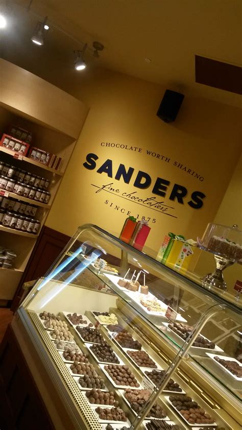 Flores Sanders Yelp Quito